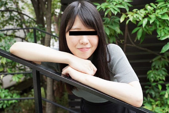 穿着淫秽内衣，与充满性感的素人女孩发生性关系！