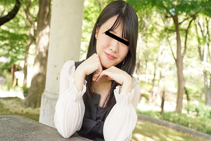在第一次拍摄时紧张的女演员的蛋中出道