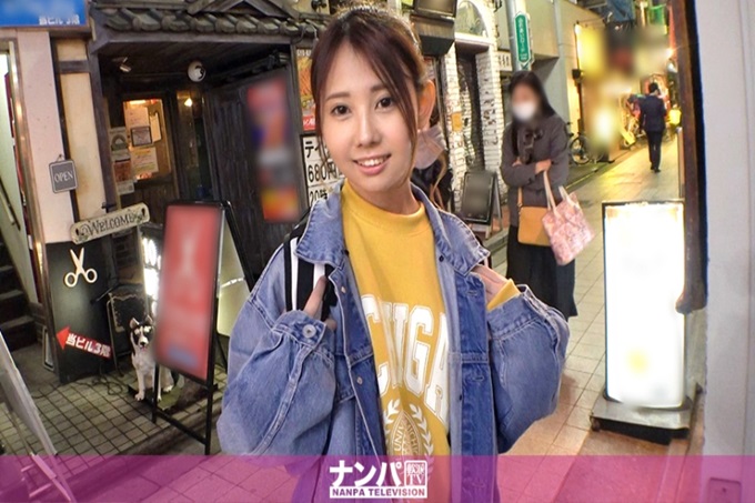 真实素人搭讪,初次摄影。 1603 擅自表彰走在中野站周边的美女并授予奖杯!以成为保育员为目标的小脸、身材苗条的专业学生!看上去很老实实际上有三个孩子的好色感觉是压倒性的优胜!