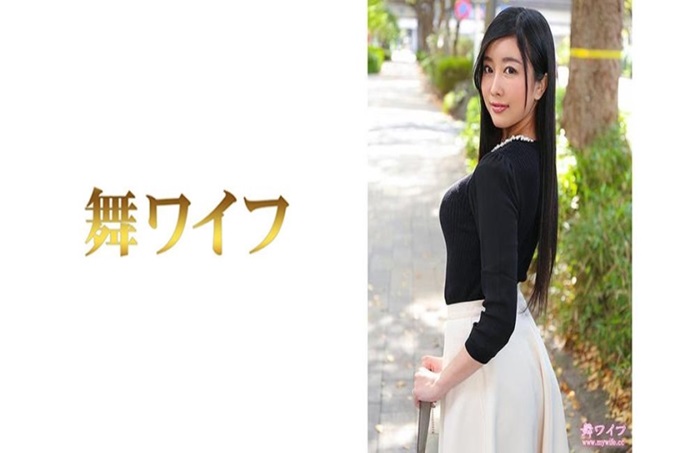 舞ワイフ 石原夏莲 1 石原在婚外情网站上写道，“希望她能满足婚外情的愿望。”。和比自己大3岁的男性结婚已经2年了，本以为已经当上了妻子，没想到每天都会觉得婚姻生活有点欠缺。再加上为了散心和女性朋友见面的时候，被朋友的花心所触发，就萌生了劈腿之心。然后，石原在婚外情网站上寻找能为自己解闷的男人，成为淫荡的女人。