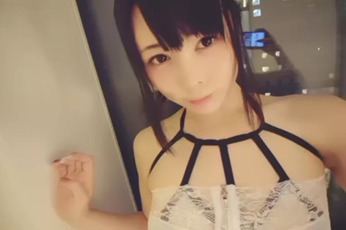 美少女自拍露奶还私处近拍感觉很有经验