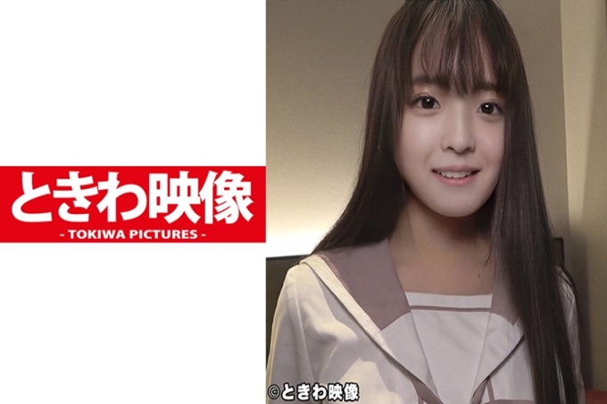 明明是爆乳，却和身材娇小、童颜的女儿穿着制服 这次是用爆乳好好地夹着肉棒！只有年轻姑娘才有的大但是有张力的弹力非常心情舒畅！敲着阴道深处摇晃的乳房，一边看得出神