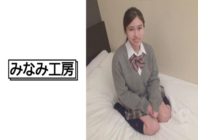 JKを初デンマでぶっ壊～す 2 ！马太浪漫主义！看上去很老实的她的皮肤上留下了一个非常漂亮的泳装痕迹！被采访带来了的可怜的JK露出制服内隐藏了的柔软皮肤一边害羞一边发出吱吱的声音叼大了的小鸡鸡还未开发的穴穴请入了！看了这个女子的处女说真的不能相信wwwww