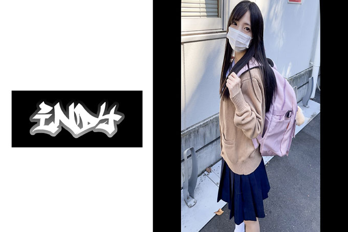 穿着11小时=碎花裤童体少女_夏日水手服POV-暴露中出场景