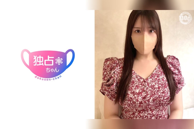 一位年轻女子第一次尝试与男友以外的人发生性关系!尽管她对性一无所知,但她却很擅长取悦他人!
