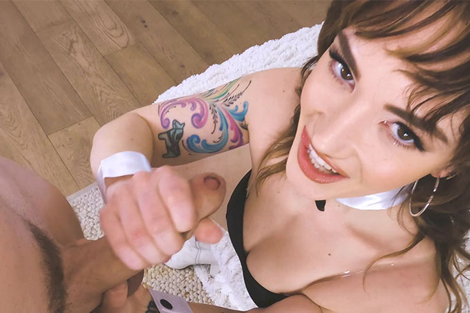 pervmom.siri.dahl.sexy.egg.hunt