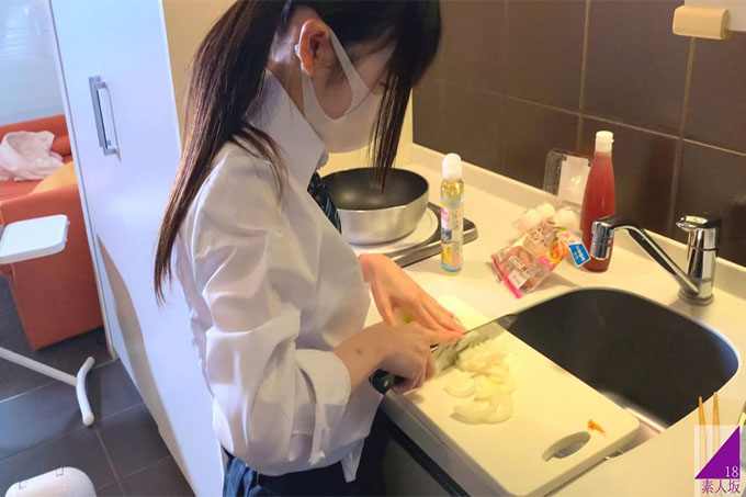 与穿着白袜和校服的Miku一起做饭和谈初恋后，她穿着校服做爱[评论奖金：高清版+未成熟的身体观察场景]