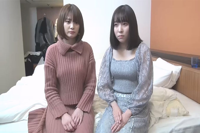 本来应该是演艺公司的女性和朋友的逆向3P……但后来和熟人一起发展成阴道射精。