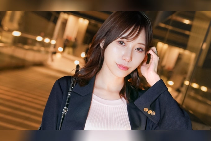 当时偷偷应征的能干OL枫酱。她也做过模特吗？ ！这样的身材风格，赞美她！