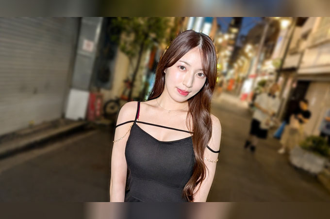 你们目光交汇的那一刻，坠入爱河是必然的。在这个世界里，如此可爱的美女甚至会为你提供口交服务。
