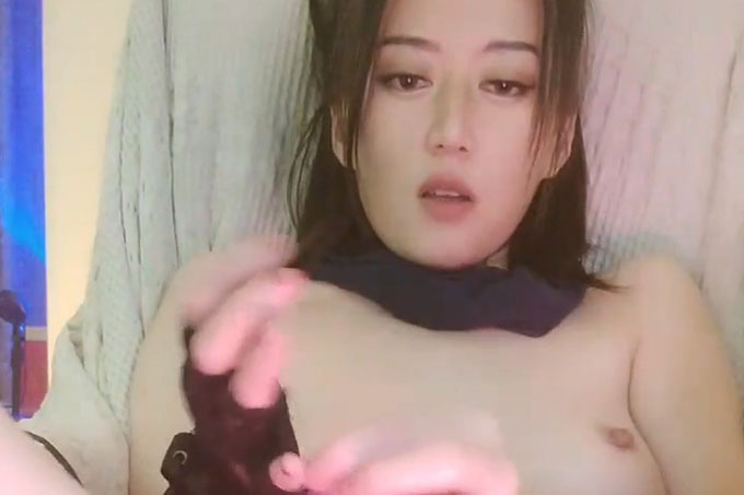 御姐范极品颜值女神!外表冷艳玩起来很骚!性感渔网袜,翘起美臀掰穴,手指猛扣全是淫水