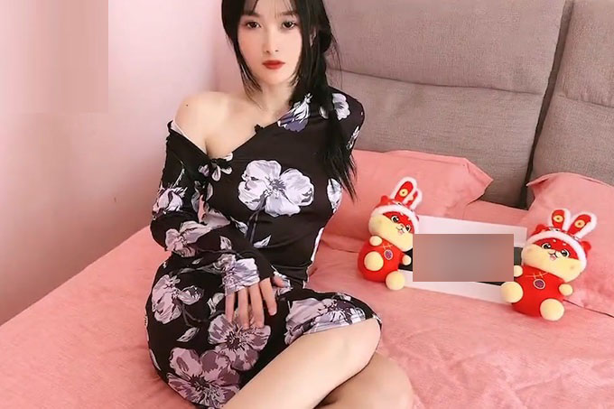 乖巧女友打响新年第一炮