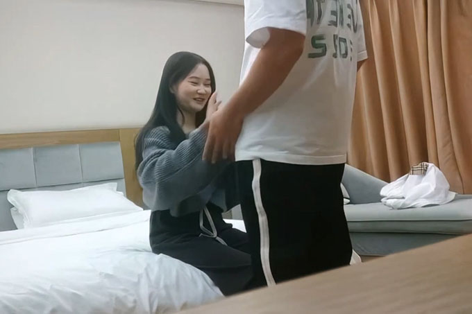 佳作不断，00后大圈女神相伴，小美女被花式操逼，高潮表情扭曲