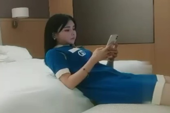 高颜值KTV妹子第二炮,扣弄舔逼上位骑乘大力猛操呻吟娇喘